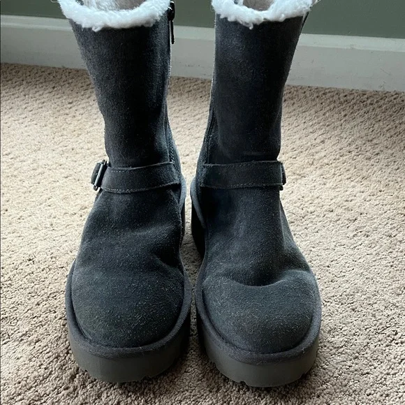UGG Koolaburra Gray Suede fleece lined Boots - Picture 3 of 13
